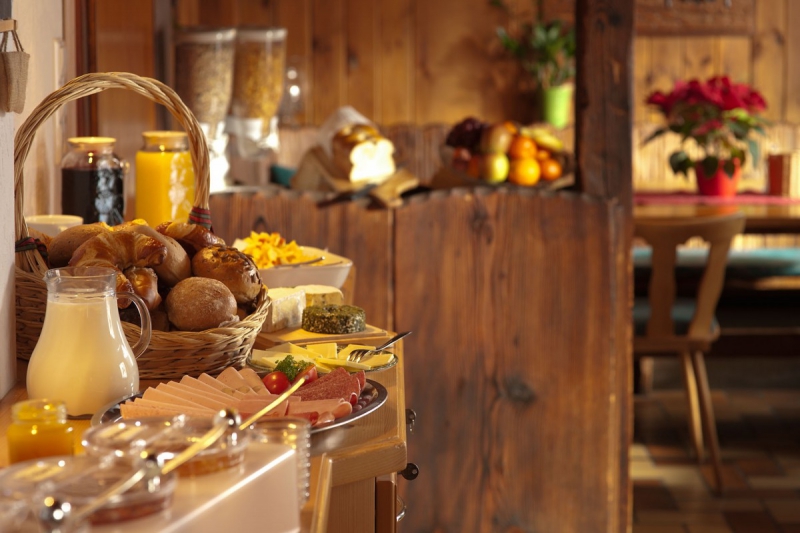 boulangerie-BOUYON-min_breakfast_buffet_food_restaurant_meal_hotel_plate_fresh-718745